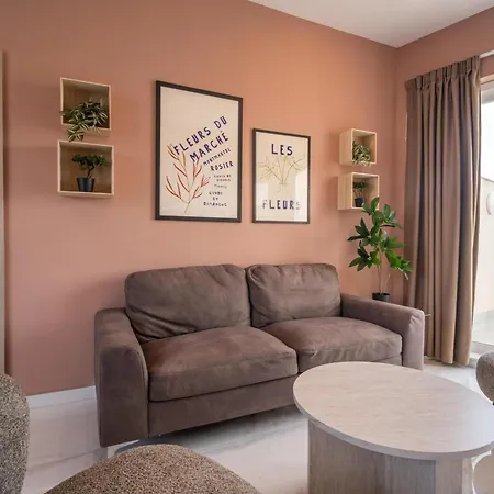 Peaceful 2br Penthouse With Terrace Views & By360 Estates شقة