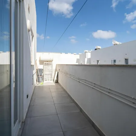 Peaceful 2br Penthouse With Terrace Views & By360 Estates Apartamento *