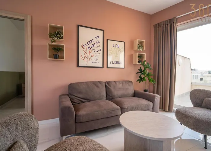 Peaceful 2br Penthouse With Terrace Views & By360 Estates Apartament